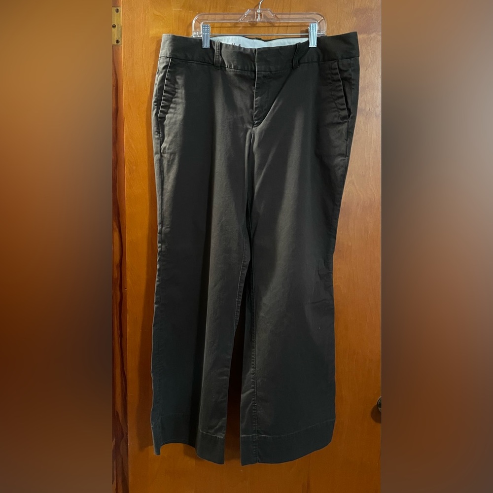 Ladies Dockers K-1 Khaklis. Chocolate brown. Size 14 Med.